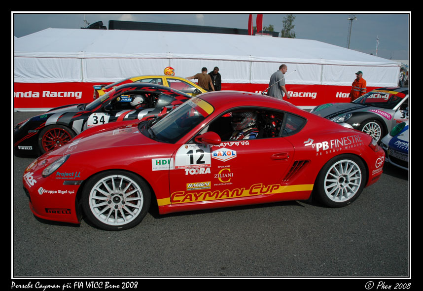 Cayman_Brno_08_002.jpg