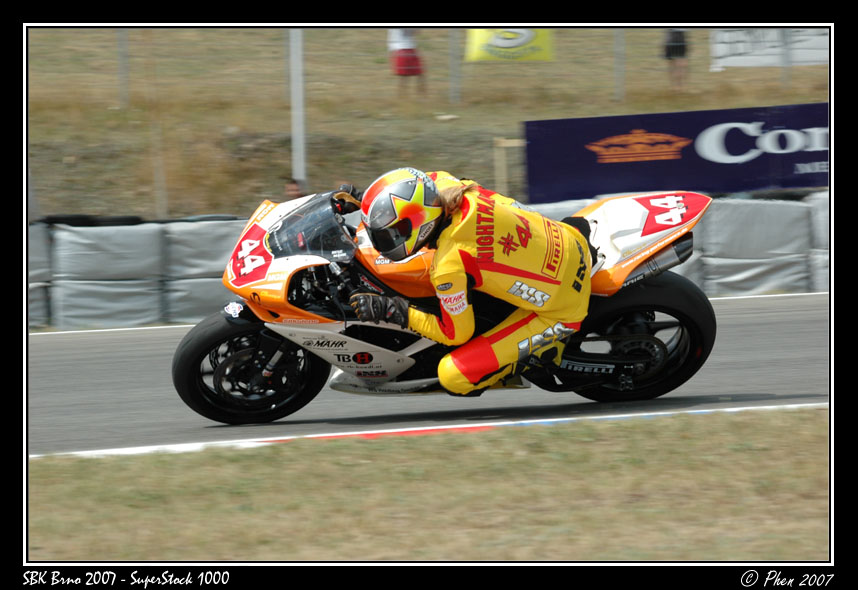 SBK_SuperStock_1000_Brno_07_012.jpg