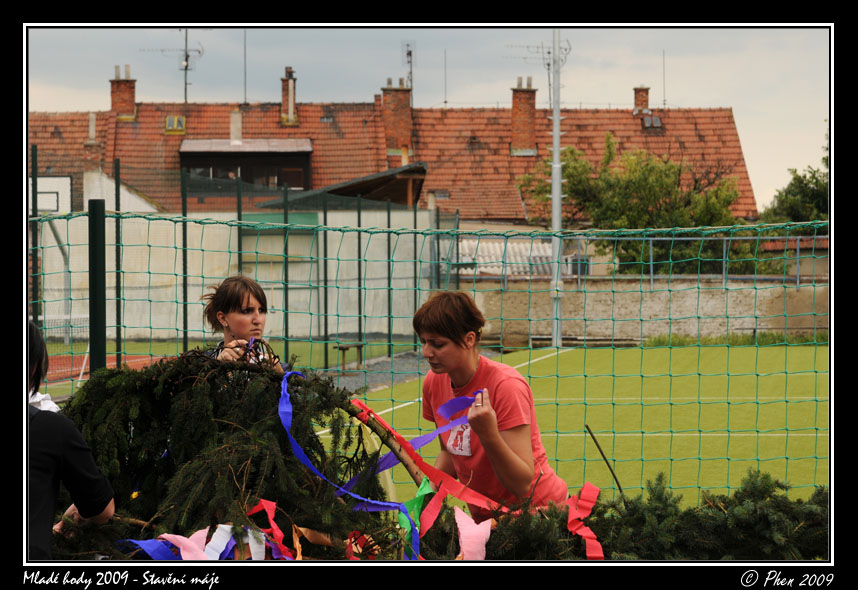 Mlade_hody_09_staveni_maje_007.jpg