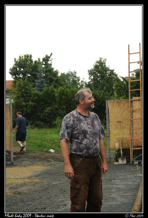 Mlade_hody_09_staveni_maje_033.jpg