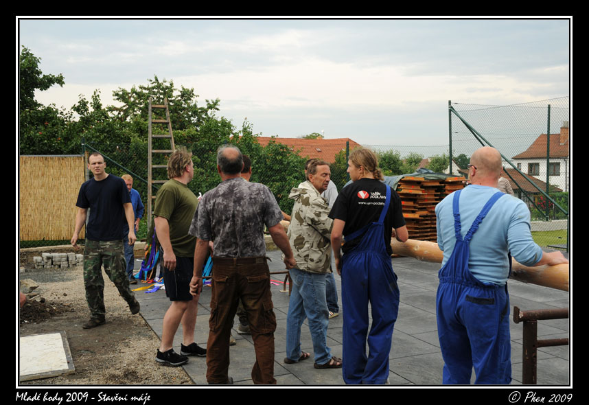 Mlade_hody_09_staveni_maje_047.jpg