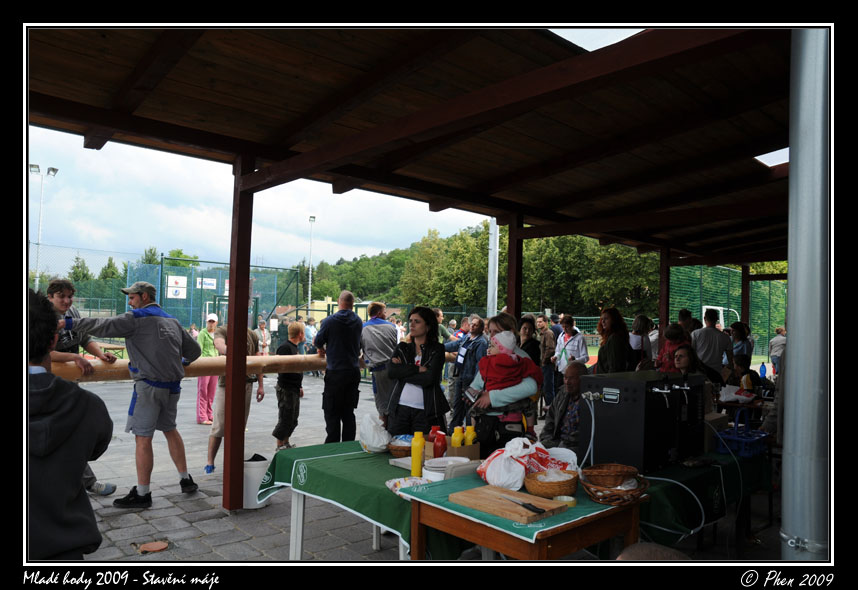 Mlade_hody_09_staveni_maje_063.jpg