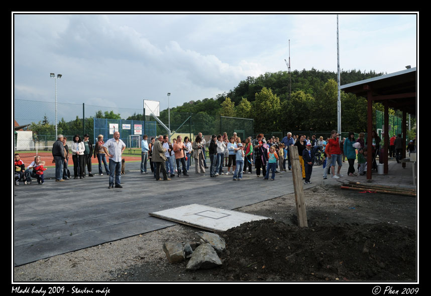 Mlade_hody_09_staveni_maje_108.jpg