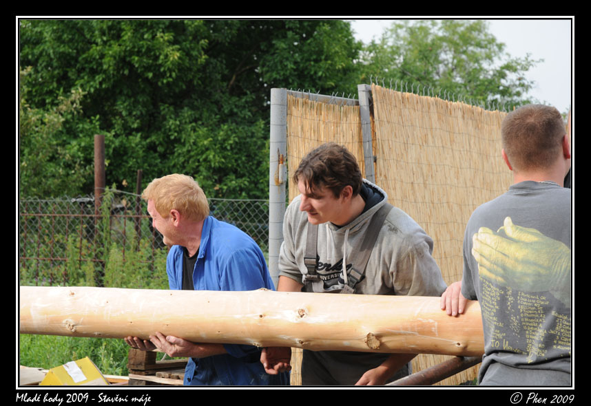Mlade_hody_09_staveni_maje_126.jpg