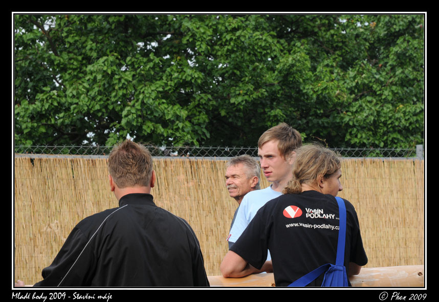 Mlade_hody_09_staveni_maje_128.jpg