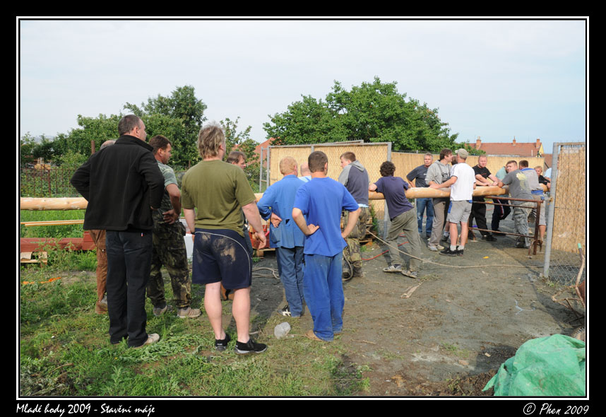 Mlade_hody_09_staveni_maje_144.jpg