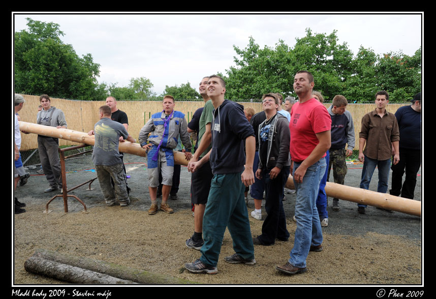Mlade_hody_09_staveni_maje_152.jpg