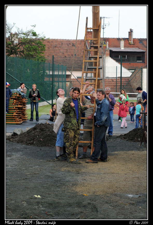Mlade_hody_09_staveni_maje_219.jpg