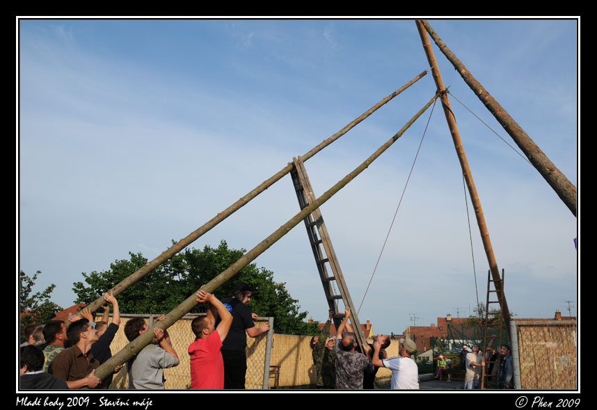 Mlade_hody_09_staveni_maje_230.jpg