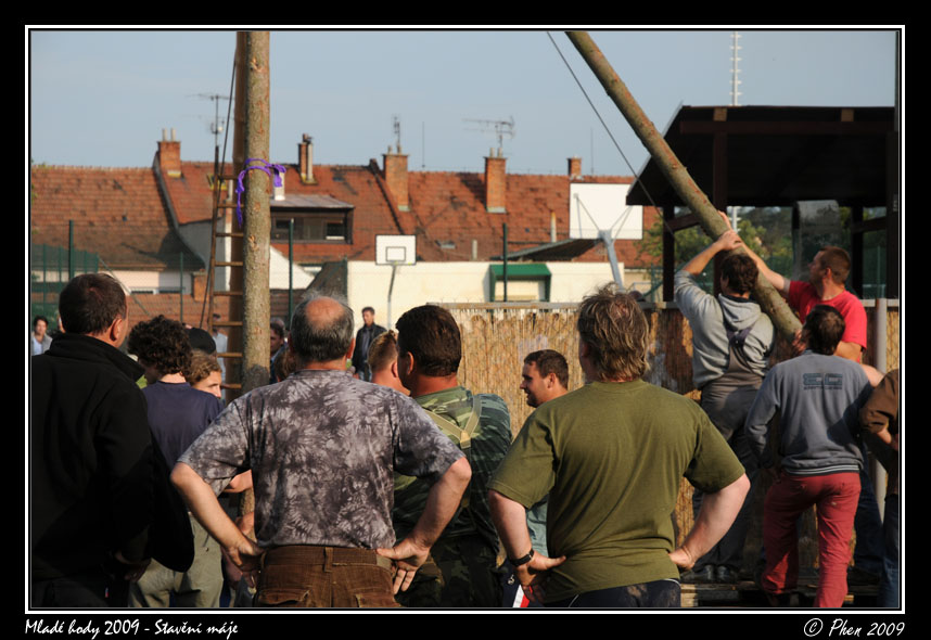 Mlade_hody_09_staveni_maje_264.jpg
