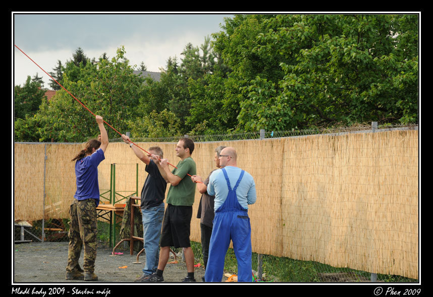 Mlade_hody_09_staveni_maje_277.jpg