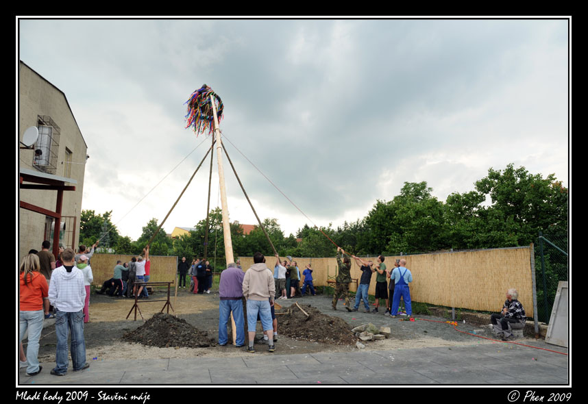Mlade_hody_09_staveni_maje_282.jpg