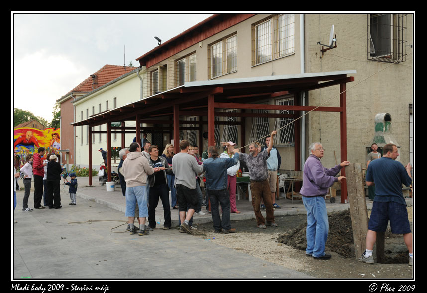 Mlade_hody_09_staveni_maje_289.jpg