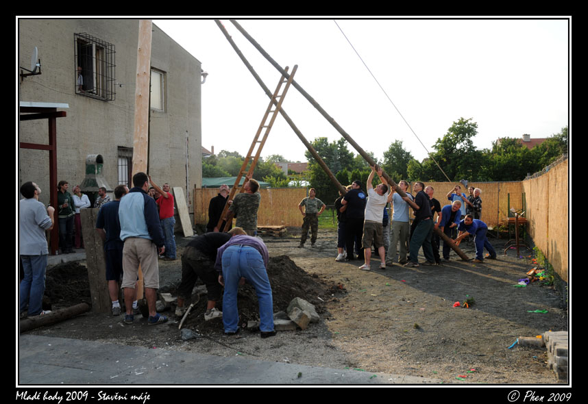 Mlade_hody_09_staveni_maje_333.jpg