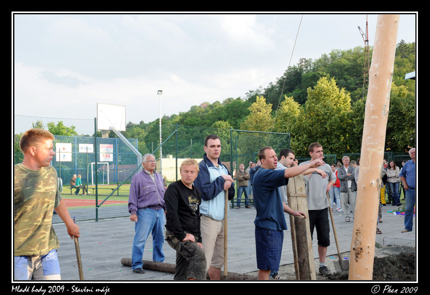 Mlade_hody_09_staveni_maje_336.jpg
