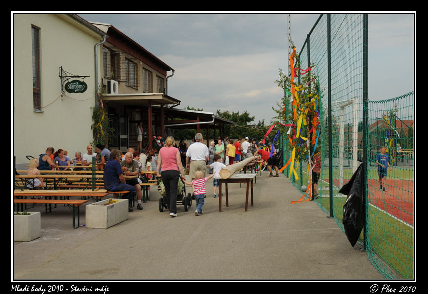 Mlade_hody_10_staveni_maje_001.jpg