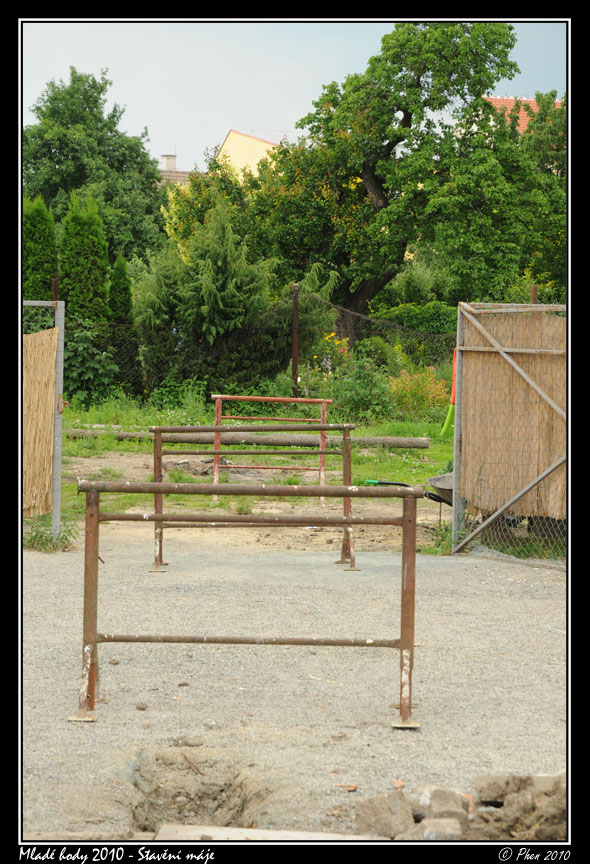 Mlade_hody_10_staveni_maje_012.jpg