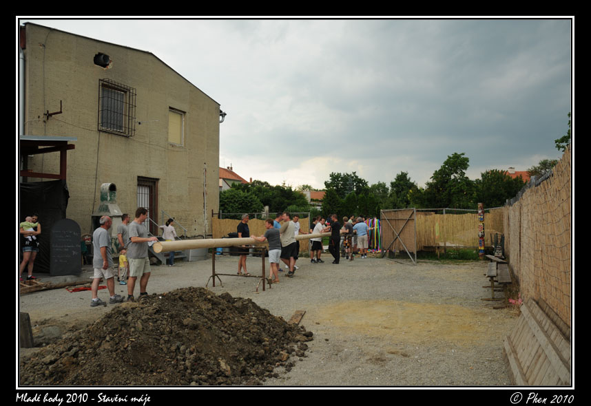 Mlade_hody_10_staveni_maje_028.jpg
