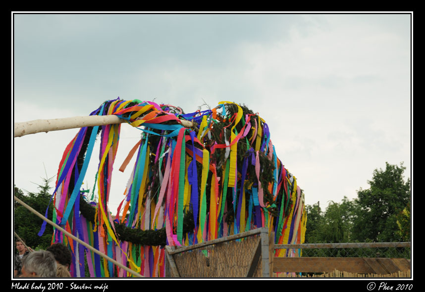 Mlade_hody_10_staveni_maje_037.jpg