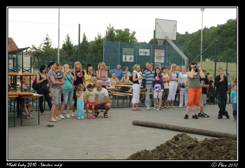 Mlade_hody_10_staveni_maje_046.jpg
