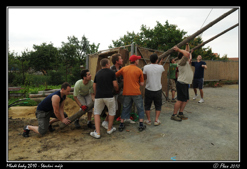 Mlade_hody_10_staveni_maje_060.jpg