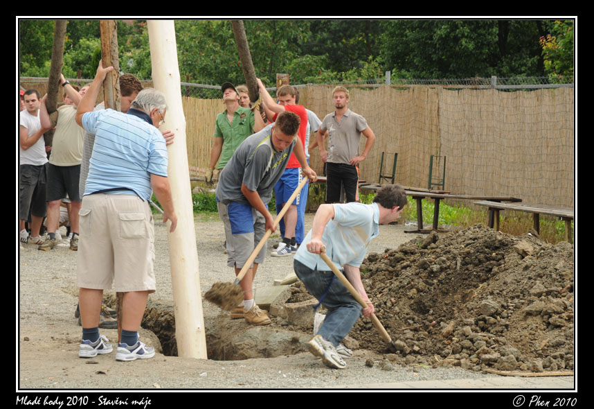 Mlade_hody_10_staveni_maje_070.jpg